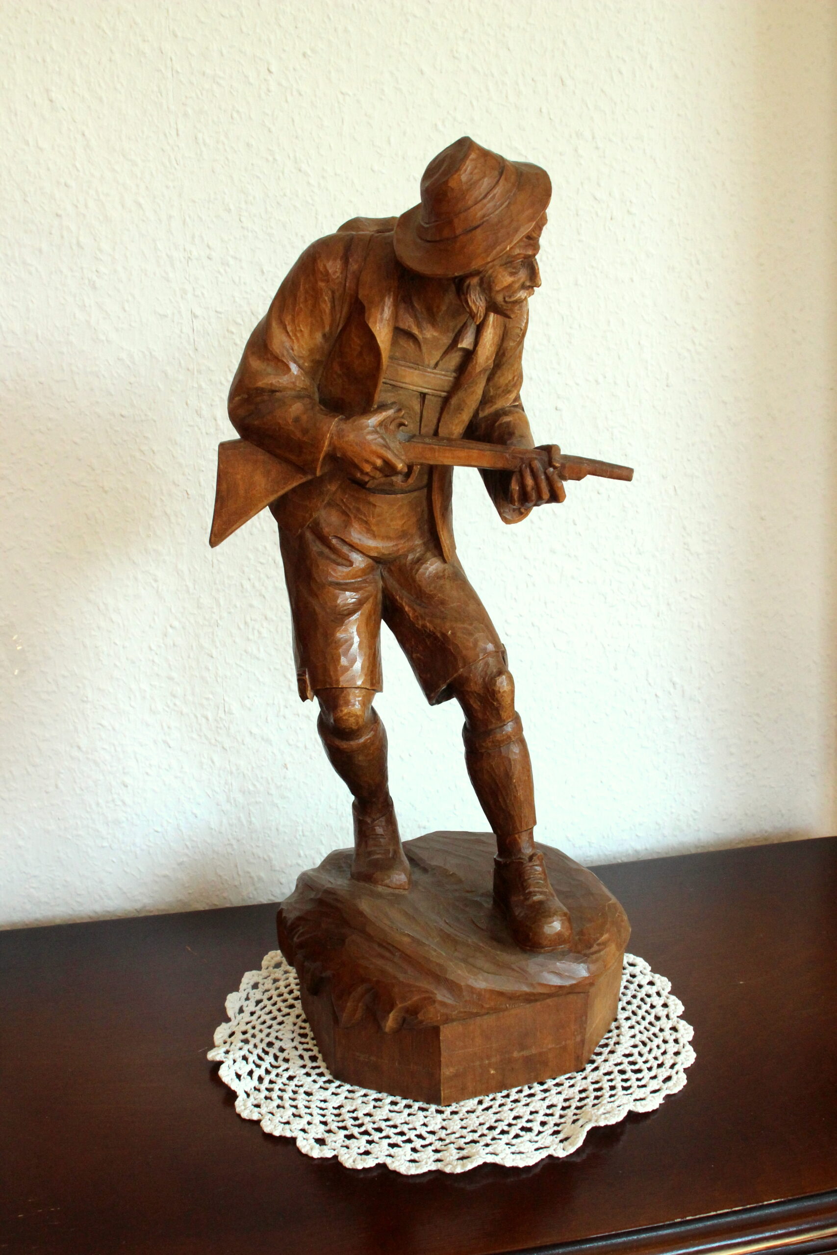 1930s - Antique handcarved wooden sculpture of a hunter