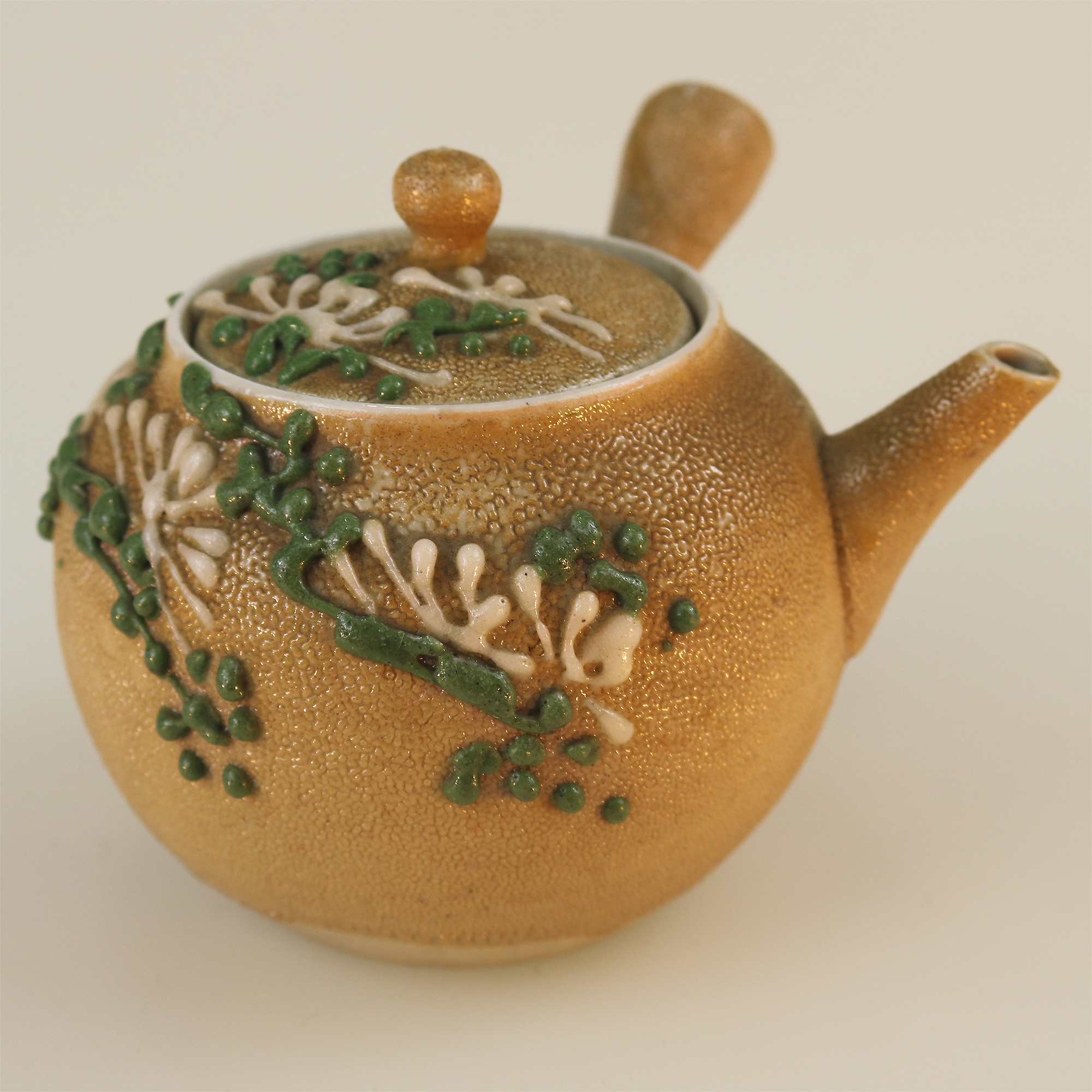 A very pretty Japanese stoneware Kyusu Teapot / Sake Pot C.20thC