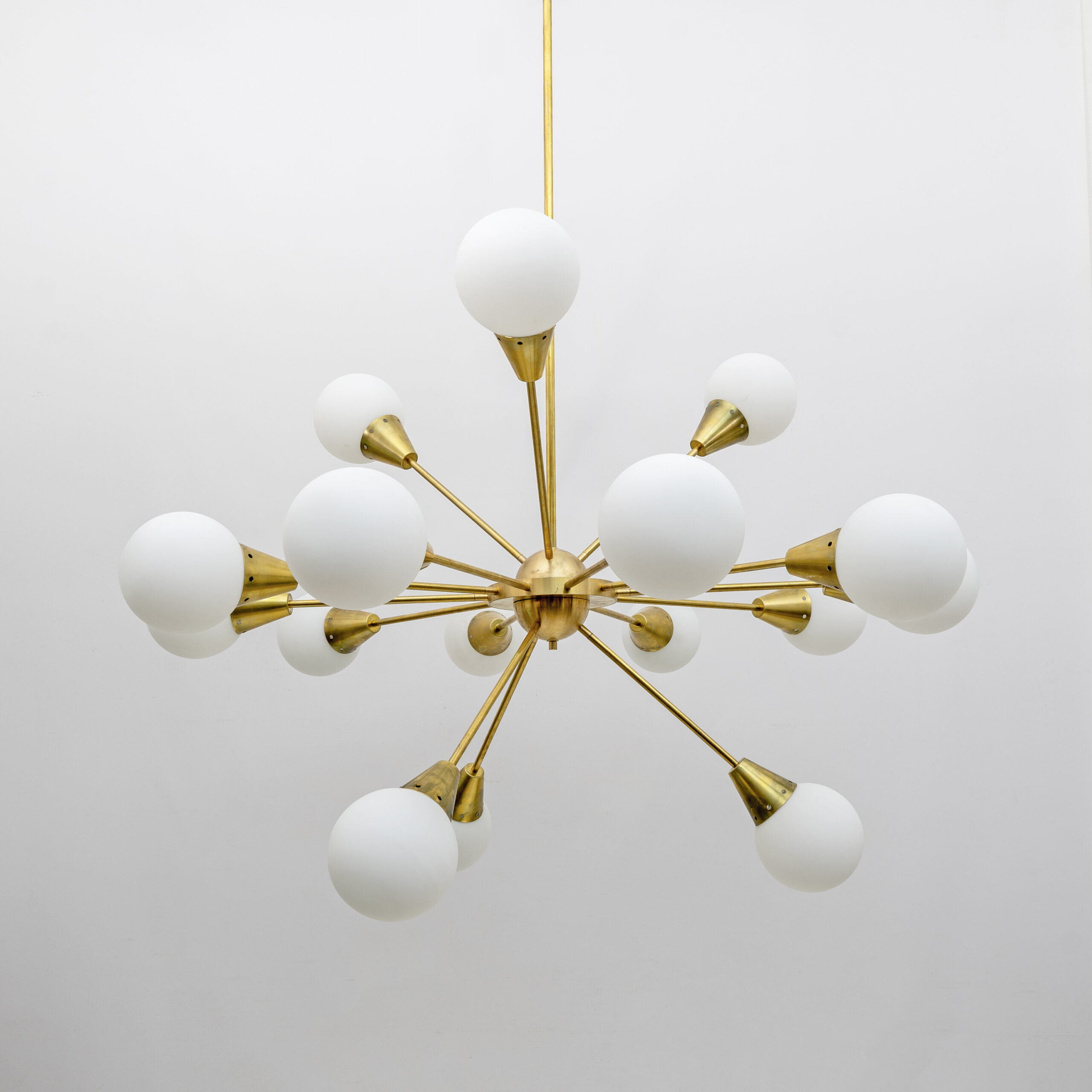 Mid-Century Modern Italian Brass and Glass Opaline Large Sputnik Chandelier, 70s