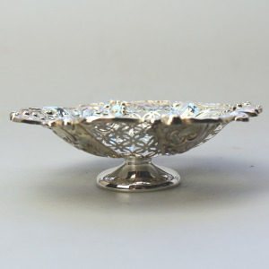 A good antique Victorian English solid silver pierced Tazza Dish 90g C.1898