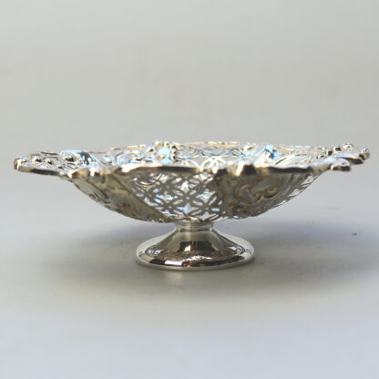 A good antique Victorian English solid silver pierced Tazza Dish 90g C.1898 - Image 2