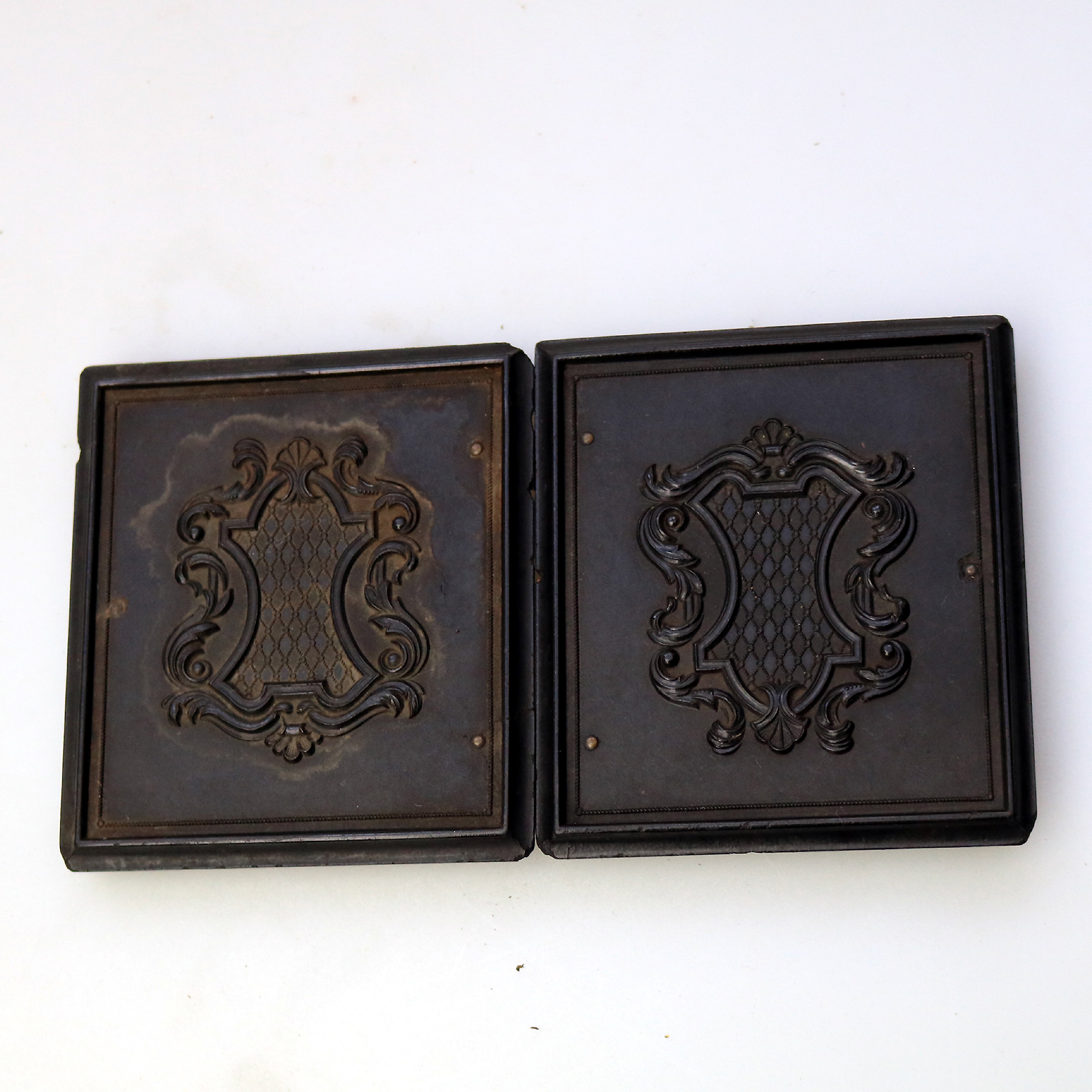 An antique thermoplastic union Case & Daguerreotype C.1850's