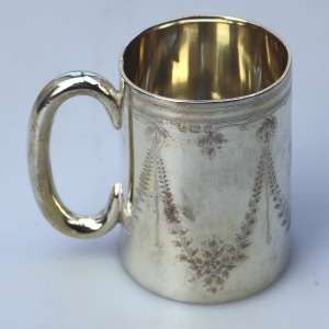 A pretty antique English solid silver engraved Christening Mug 58g C.1921