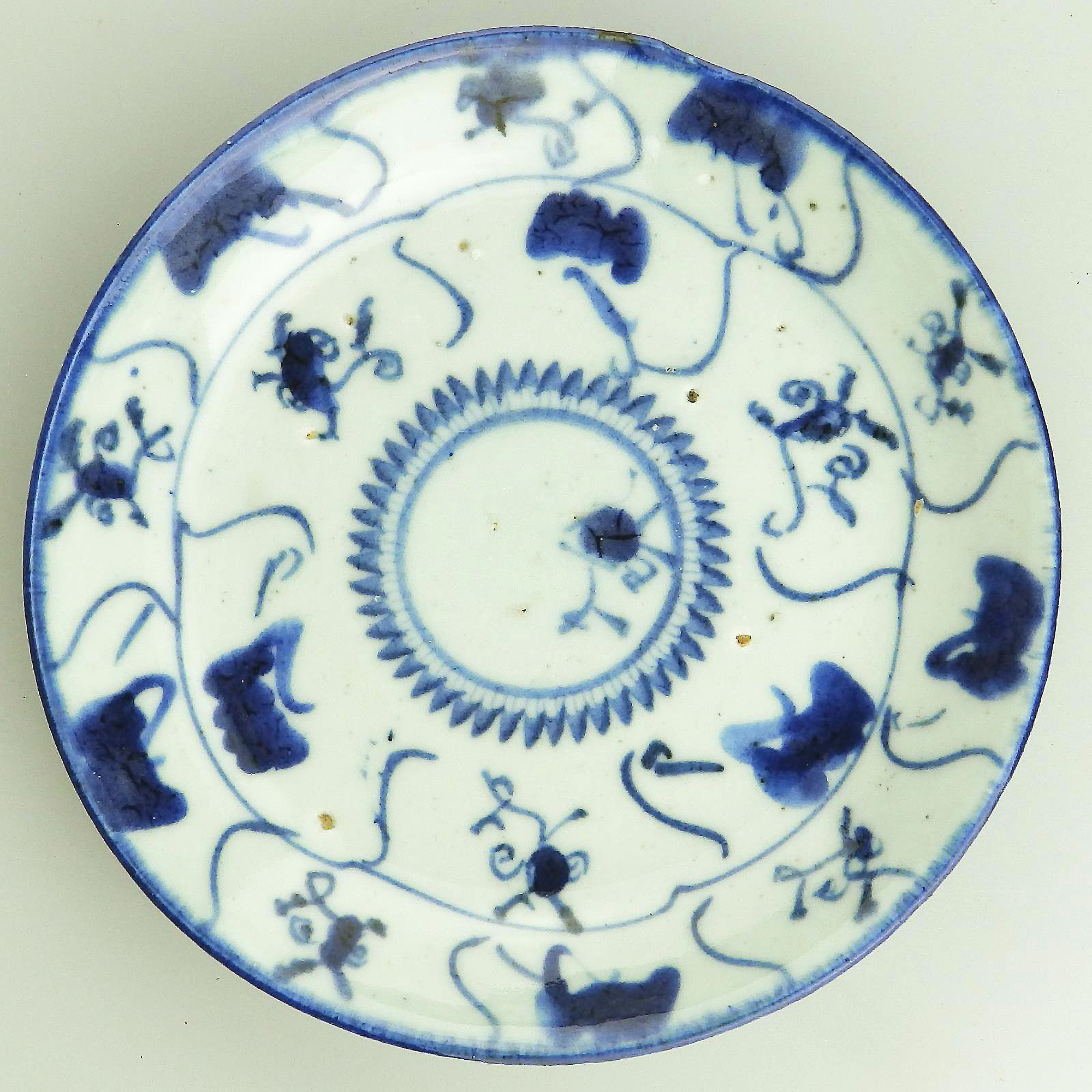 Ancient / Antique Chinese porcelain hand-painted signed Saucer Dish before 1800