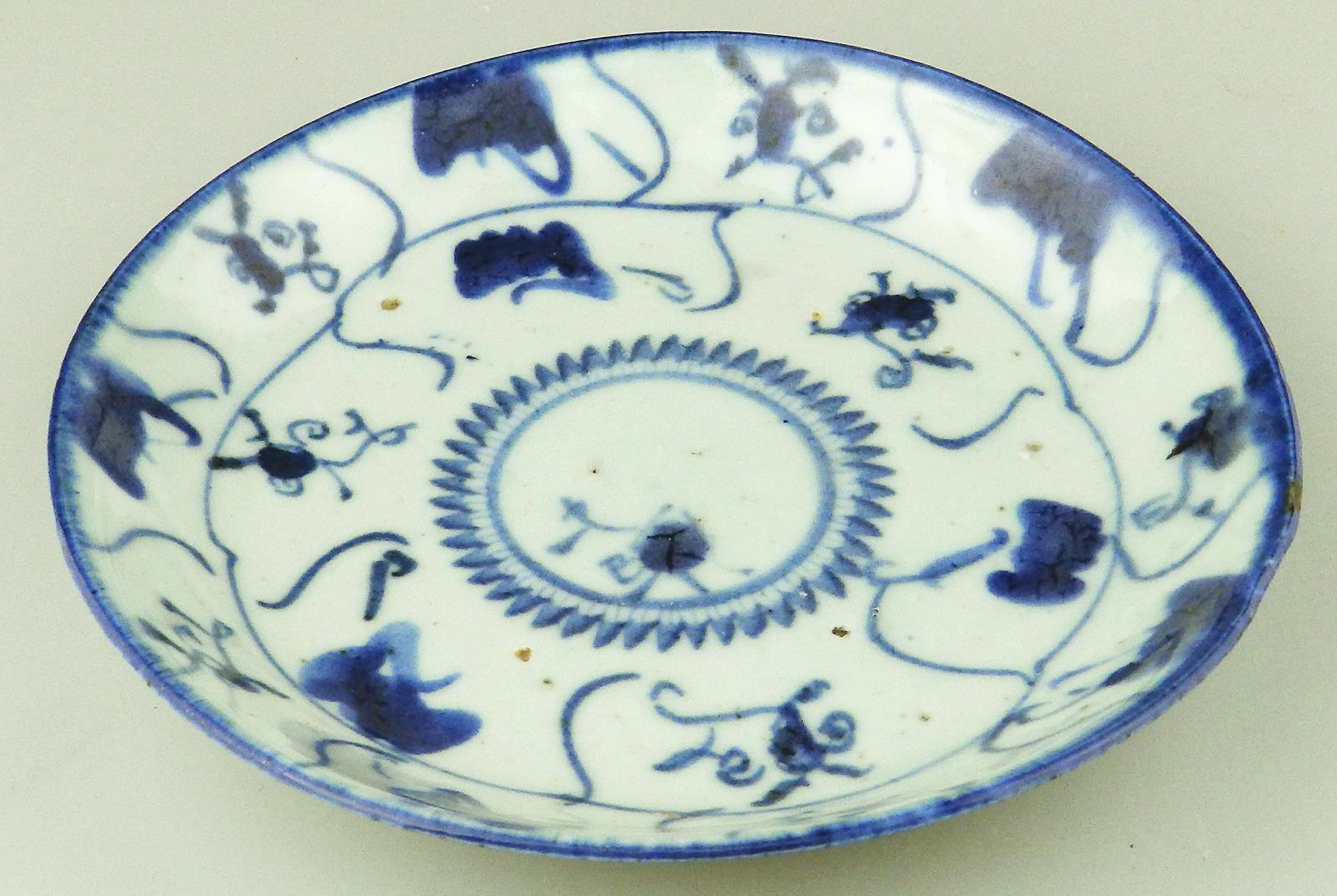 Ancient / Antique Chinese porcelain hand-painted signed Saucer Dish before 1800