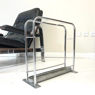 Bauhaus Style, Chrome Stick Stand