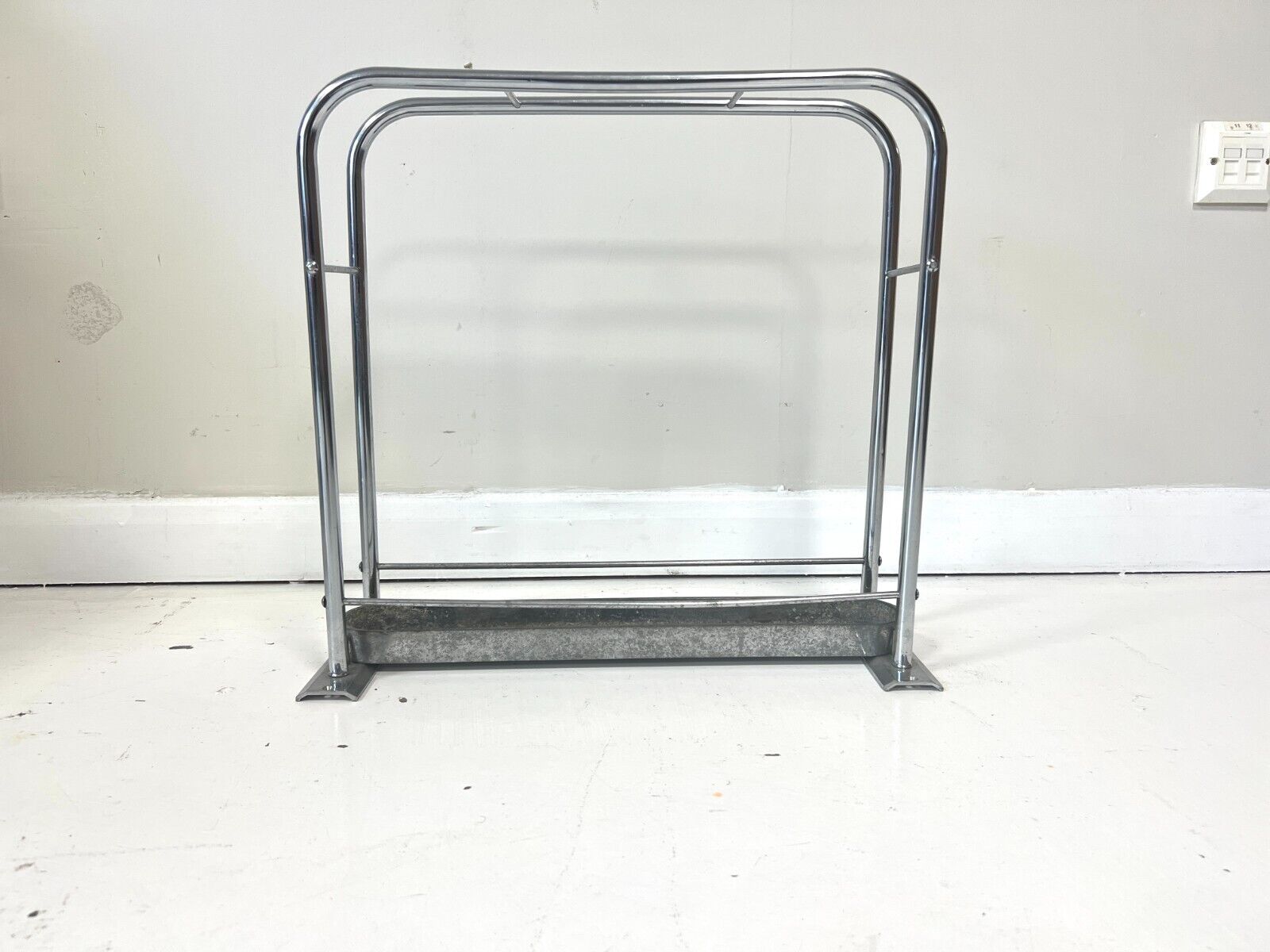 Bauhaus Style, Chrome Stick Stand