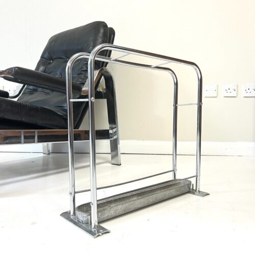 Bauhaus Style, Chrome Stick Stand