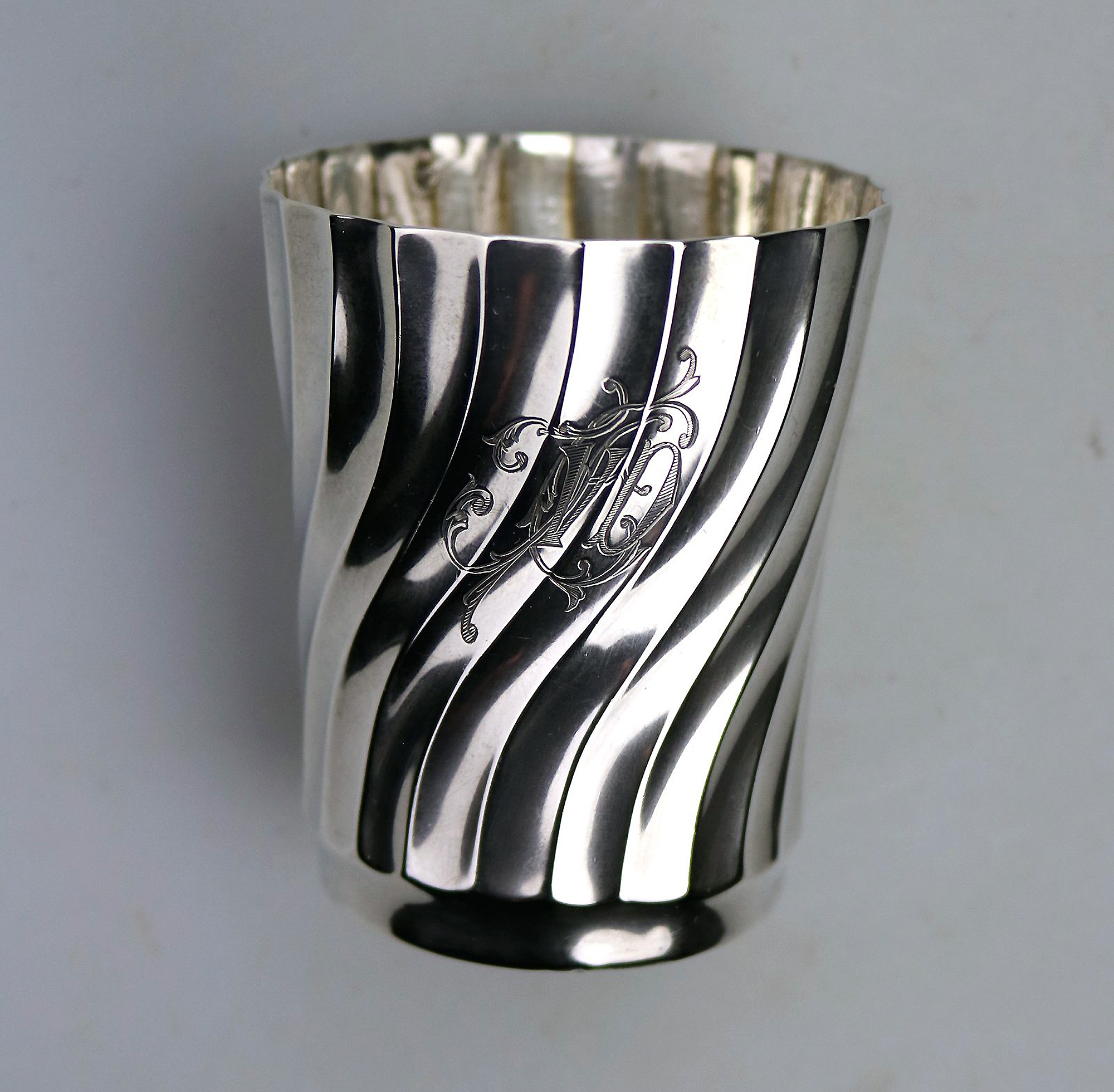 A good and attractive antique 950 sterling solid silver French Beaker C.19thC