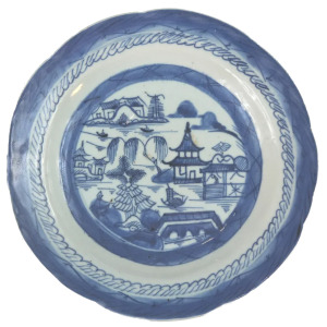 An attractive antique Chinese export hand-painted Plate C.late 18th/early 19thC