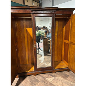 Edwardian Mahogany Wardrobe / Compactum