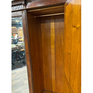 Edwardian Mahogany Wardrobe / Compactum