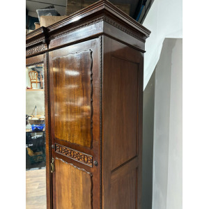 Edwardian Mahogany Wardrobe / Compactum