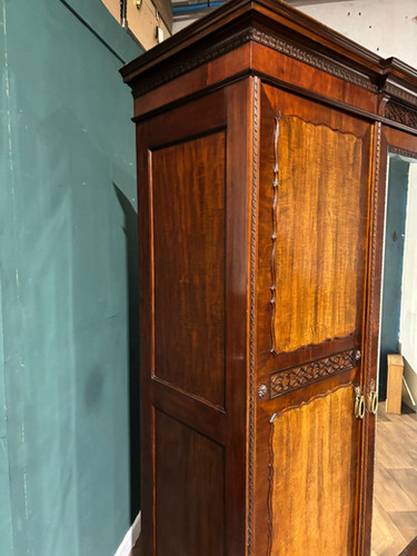 Edwardian Mahogany Wardrobe / Compactum