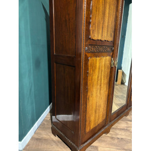 Edwardian Mahogany Wardrobe / Compactum