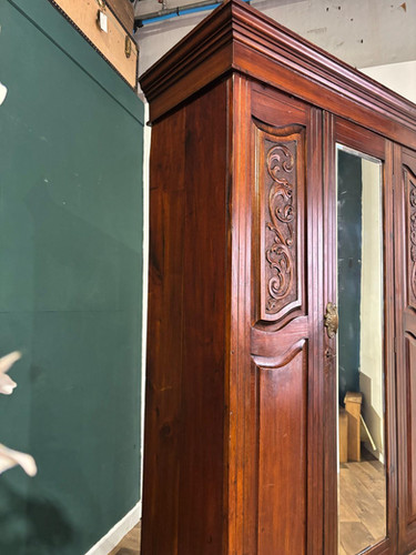 Edwardian Walnut Wardrobe