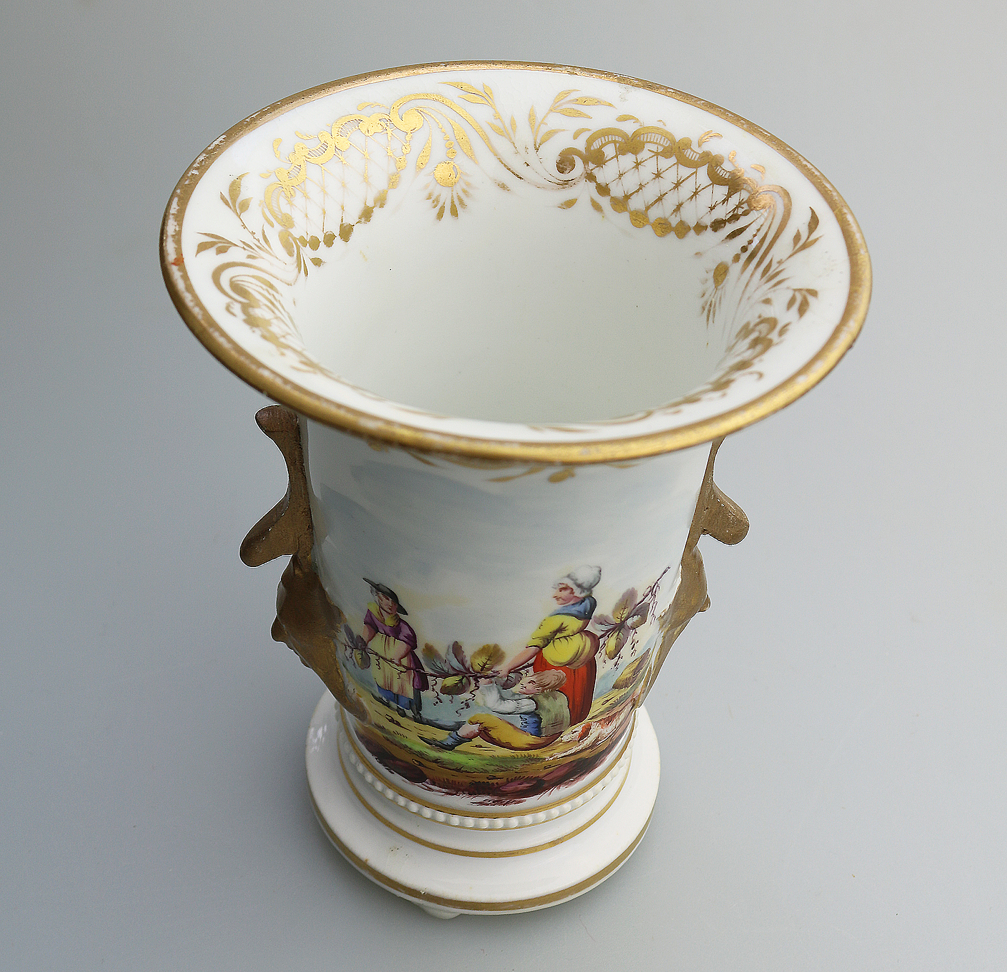 An antique Continental porcelain hand-painted scenic Vase C.early 19thC
