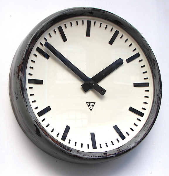 Large 49cm Midcentury Original Industrial Wall Clock Factory. Fully Guaranteed