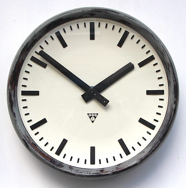 Large 49cm Midcentury Original Industrial Wall Clock Factory. Fully Guaranteed