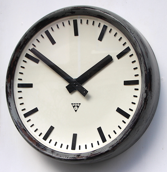 Large 49cm Midcentury Original Industrial Wall Clock Factory. Fully Guaranteed