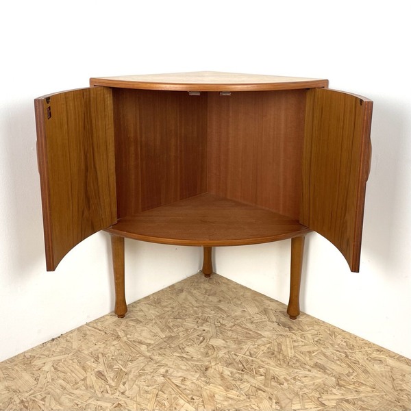 Mid Century Corner Cabinet By G Plan.