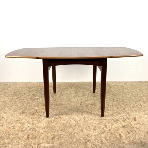 Mid Century Table And Chairs By Elliotts Of Newbury