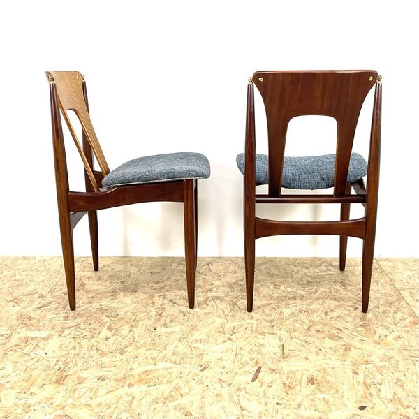 Mid Century Table And Chairs By Elliotts Of Newbury