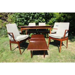 Mid Century Rosewood Dining Table and Chairs by Robert Heritage for Archie Shine