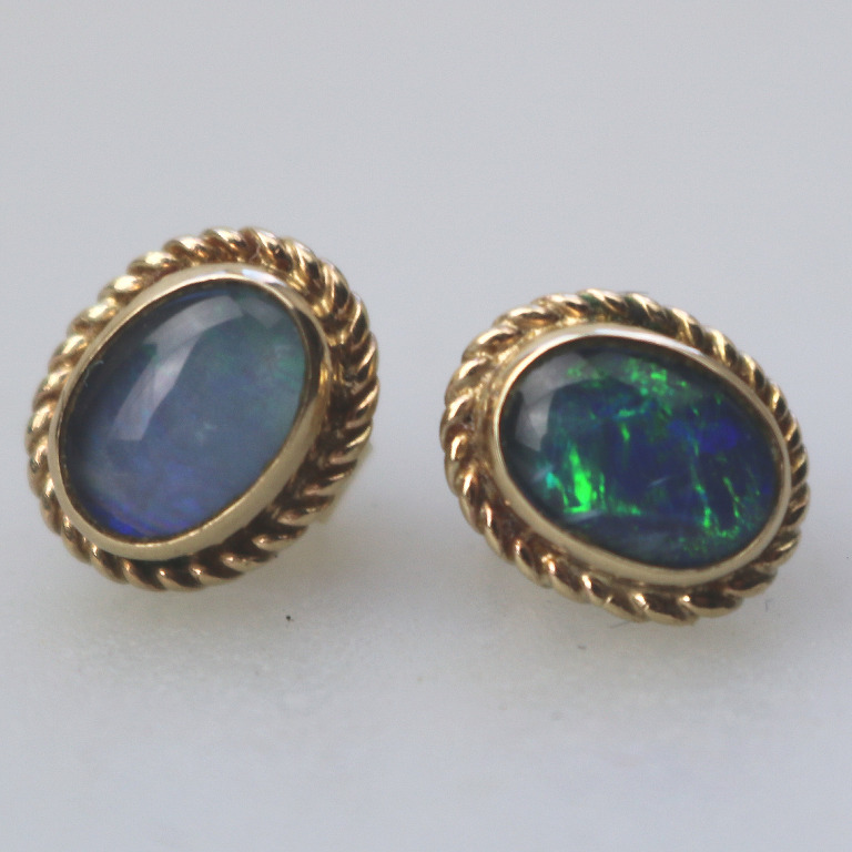 A pair of vintage 9ct gold and opal Earrings - boxed C.20thC - Image 5