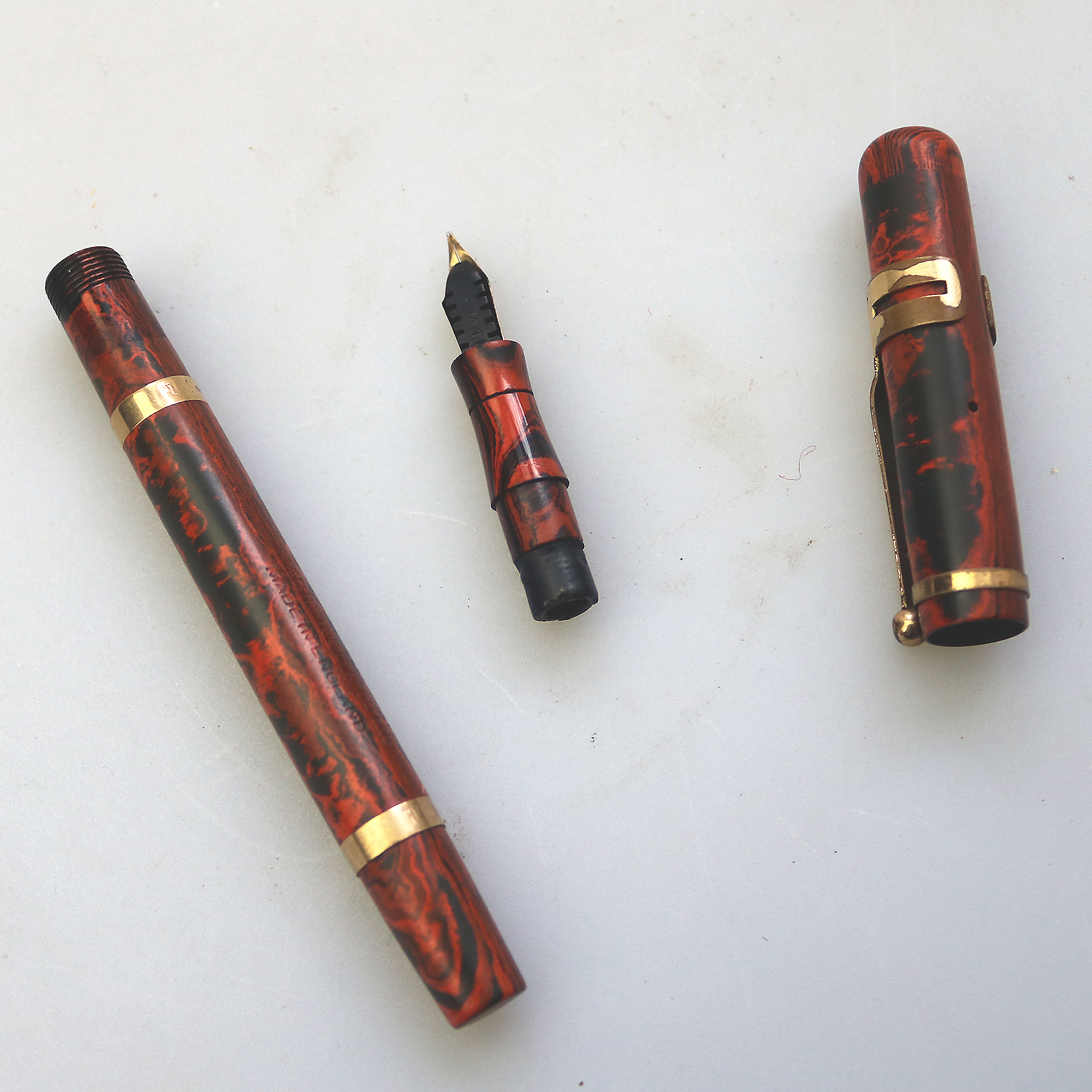 A good antique Swan Mabie & Todd Marbled Fountain Pen 9ct Gold & 14ct Nib C.1929