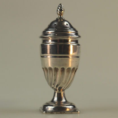 An antique Victorian English sterling solid silver pedestal Pepper Pot C.1896 - Image 2