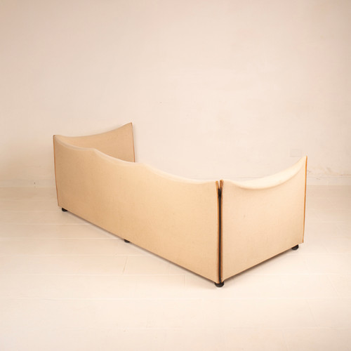 Raro divano letto "Coupé" di Mario Bellini per Cassina 1976