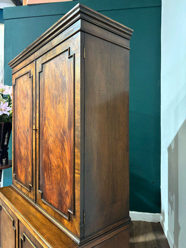 Reproduction Mahogany Cabinet