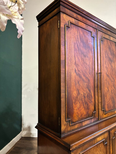 Reproduction Mahogany Cabinet