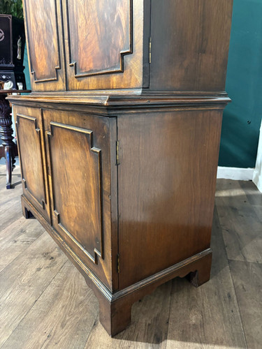 Reproduction Mahogany Cabinet