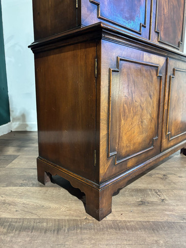 Reproduction Mahogany Cabinet