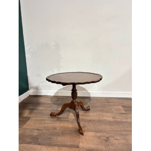 Reproduction Tilt Top Pie Crust Edge Side Table