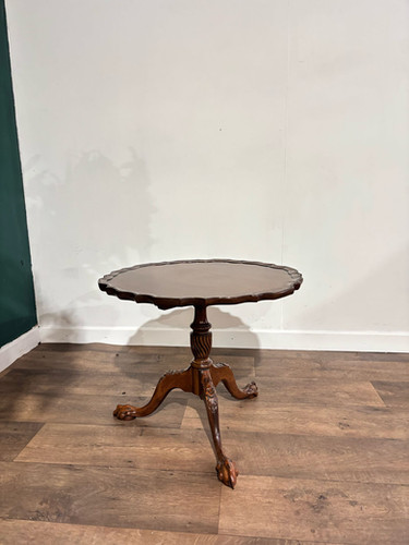 Reproduction Tilt Top Pie Crust Edge Side Table
