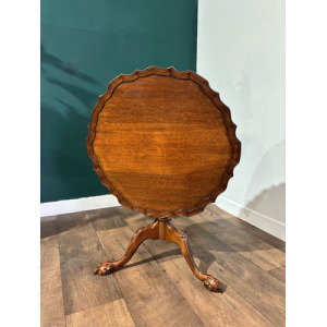 Reproduction Tilt Top Pie Crust Edge Side Table