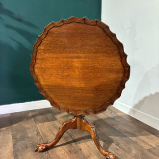 Reproduction Tilt Top Pie Crust Edge Side Table