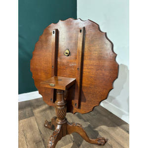 Reproduction Tilt Top Pie Crust Edge Side Table