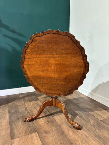 Reproduction Tilt Top Pie Crust Edge Side Table
