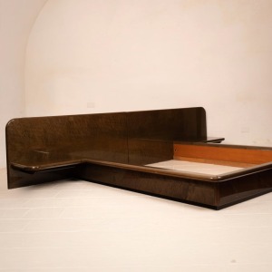 "Seven" bed by Luigi Saccardo for Gasparello