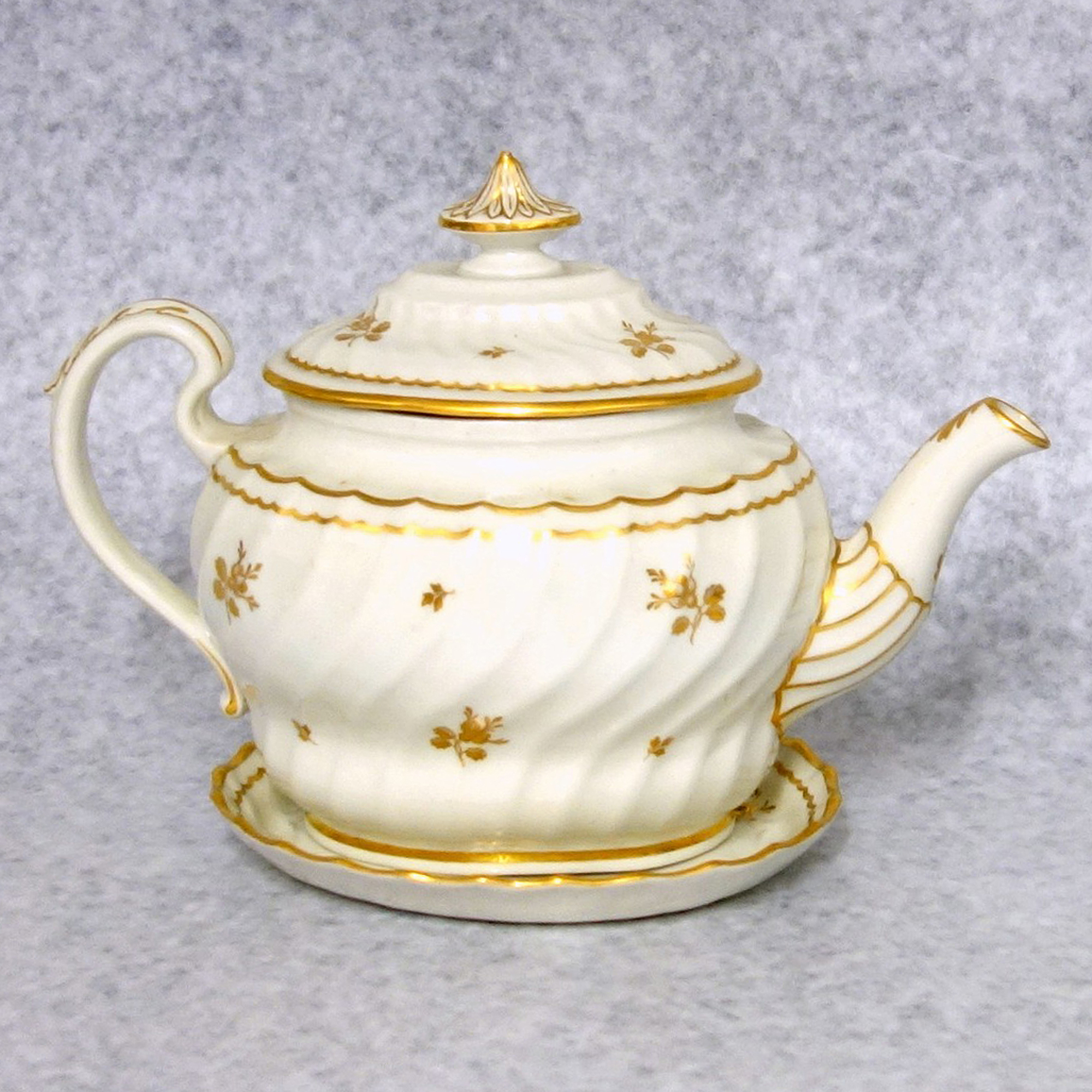 Antique Georgian Worcester / similar porcelain Teapot Cover and Stand C.18thC