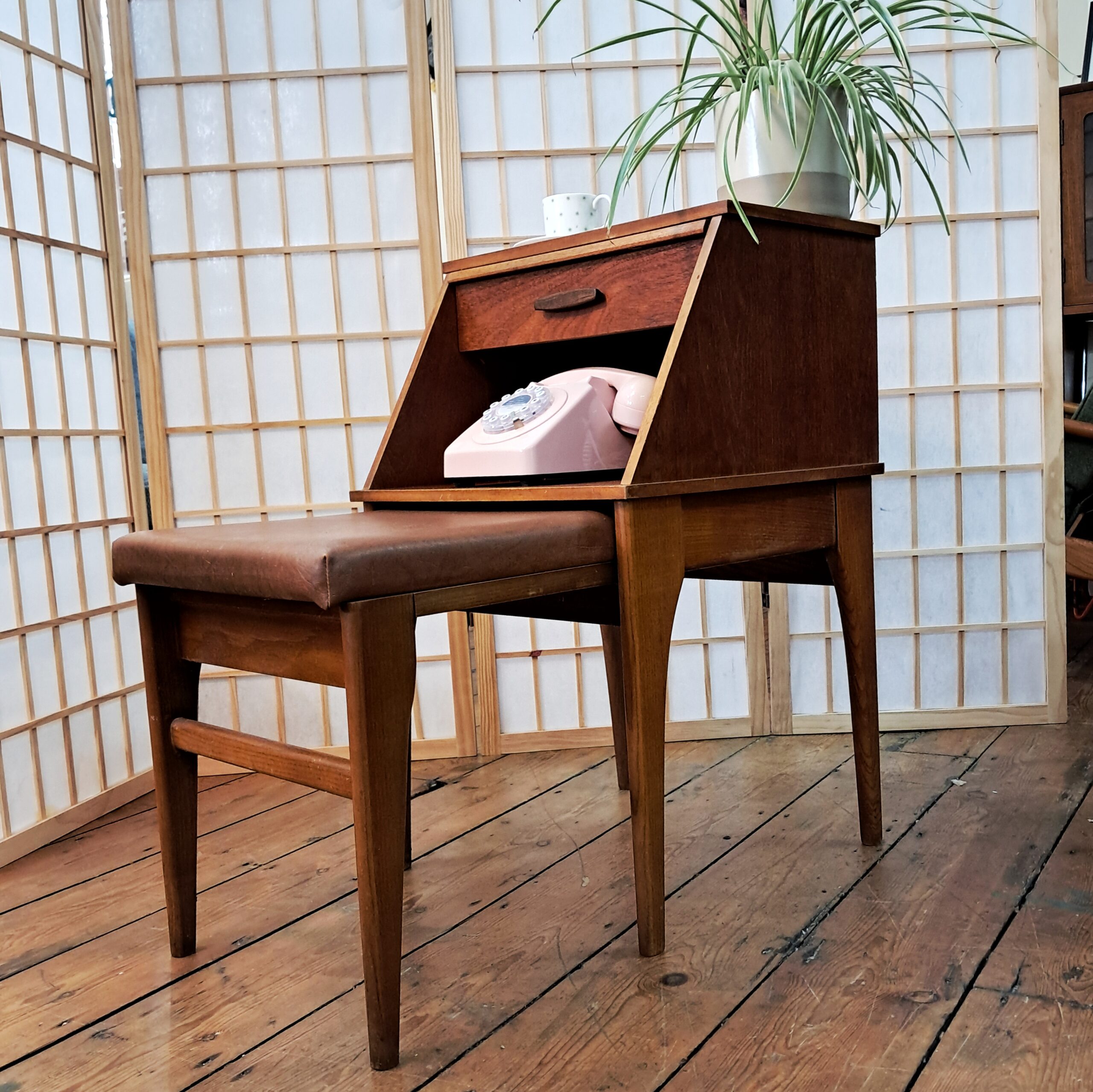 Super Cute and Handy Chippy telephone table!