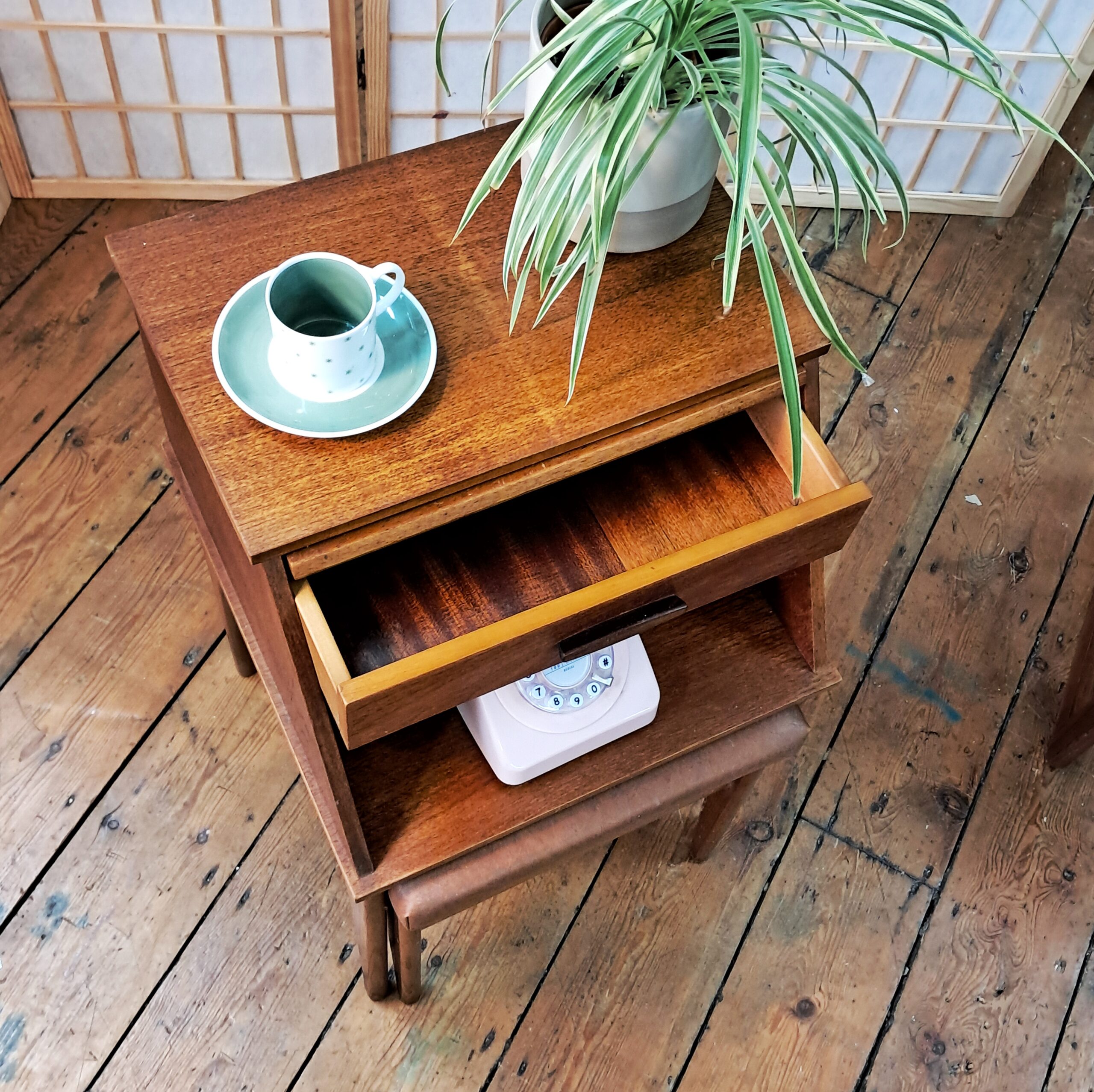 Super Cute and Handy Chippy telephone table!