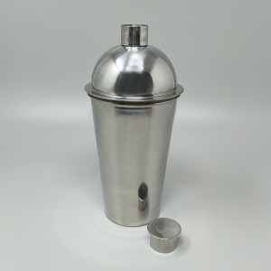 1930s Astonishing Art Deco Cocktail Shaker. Made in France