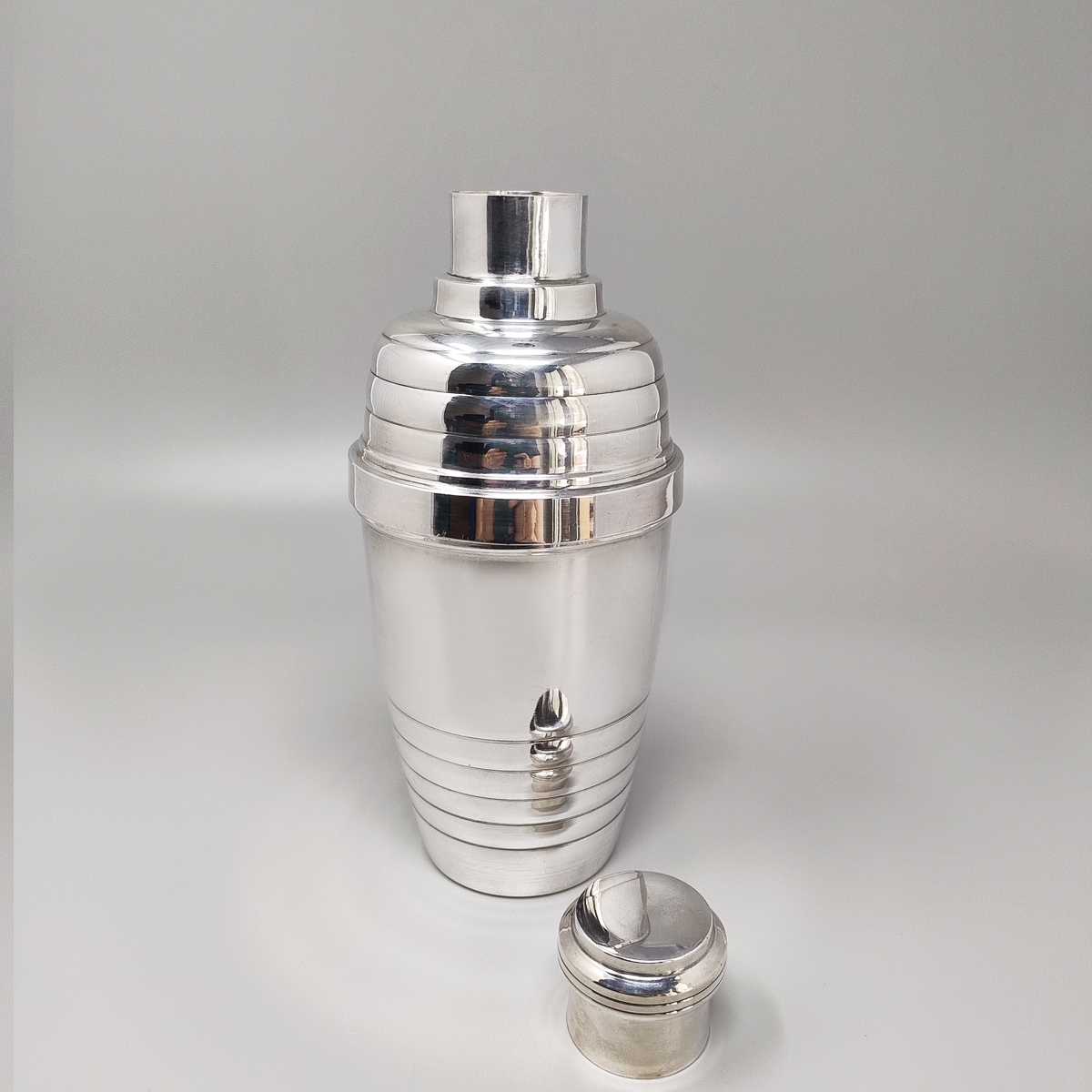1930s Astonishing Art Deco Cocktail Shaker by Embe. Made in Italy