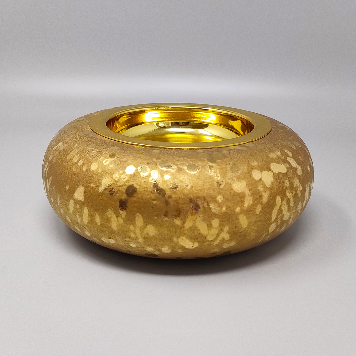 1970s Exquisited Handcrafted Smoking Set in Ceramic and Gold Leaf. Made in italy