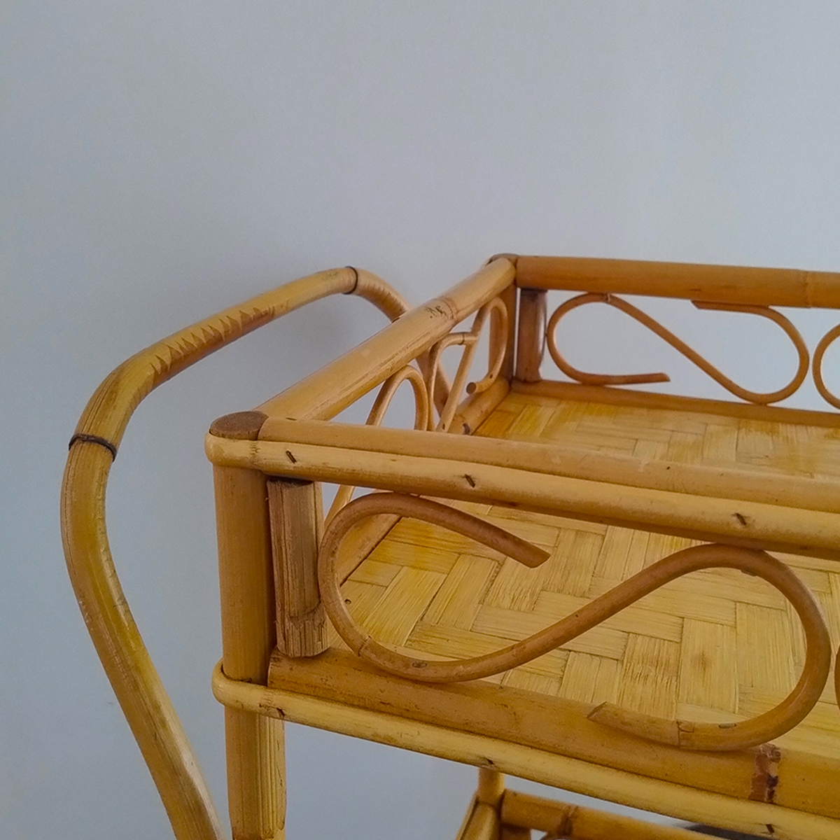 1960s Gorgeous and elegant serving bar cart in bamboo & rattan by Franco Albini. Made in Italy